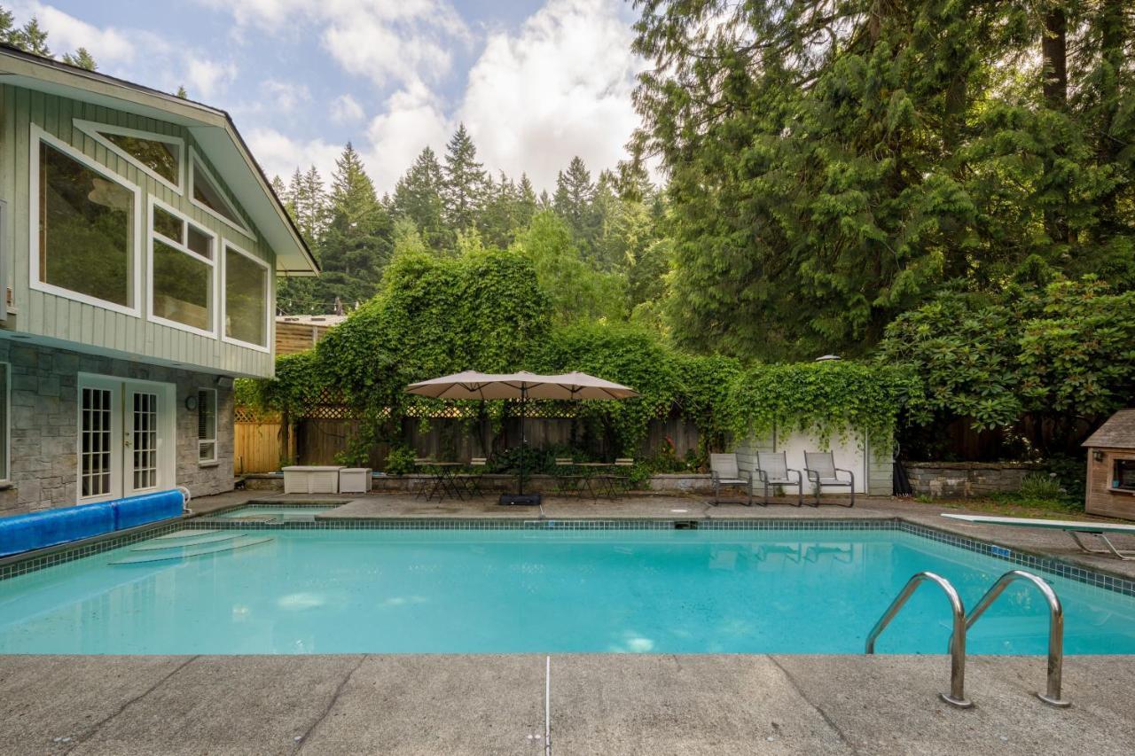 Beautiful Villa With Heated Pool Hot Tub By Forest Норт-Ванкувер Екстер'єр фото