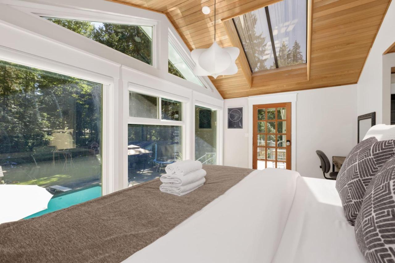 Beautiful Villa With Heated Pool Hot Tub By Forest Норт-Ванкувер Екстер'єр фото